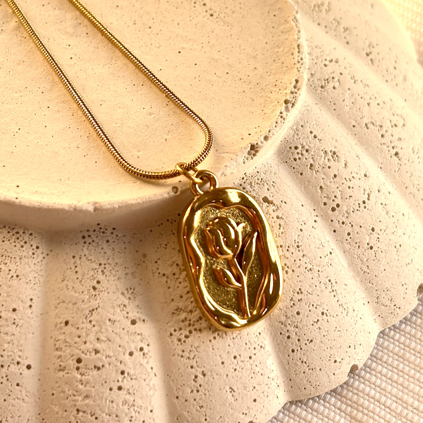 Rosy Necklace