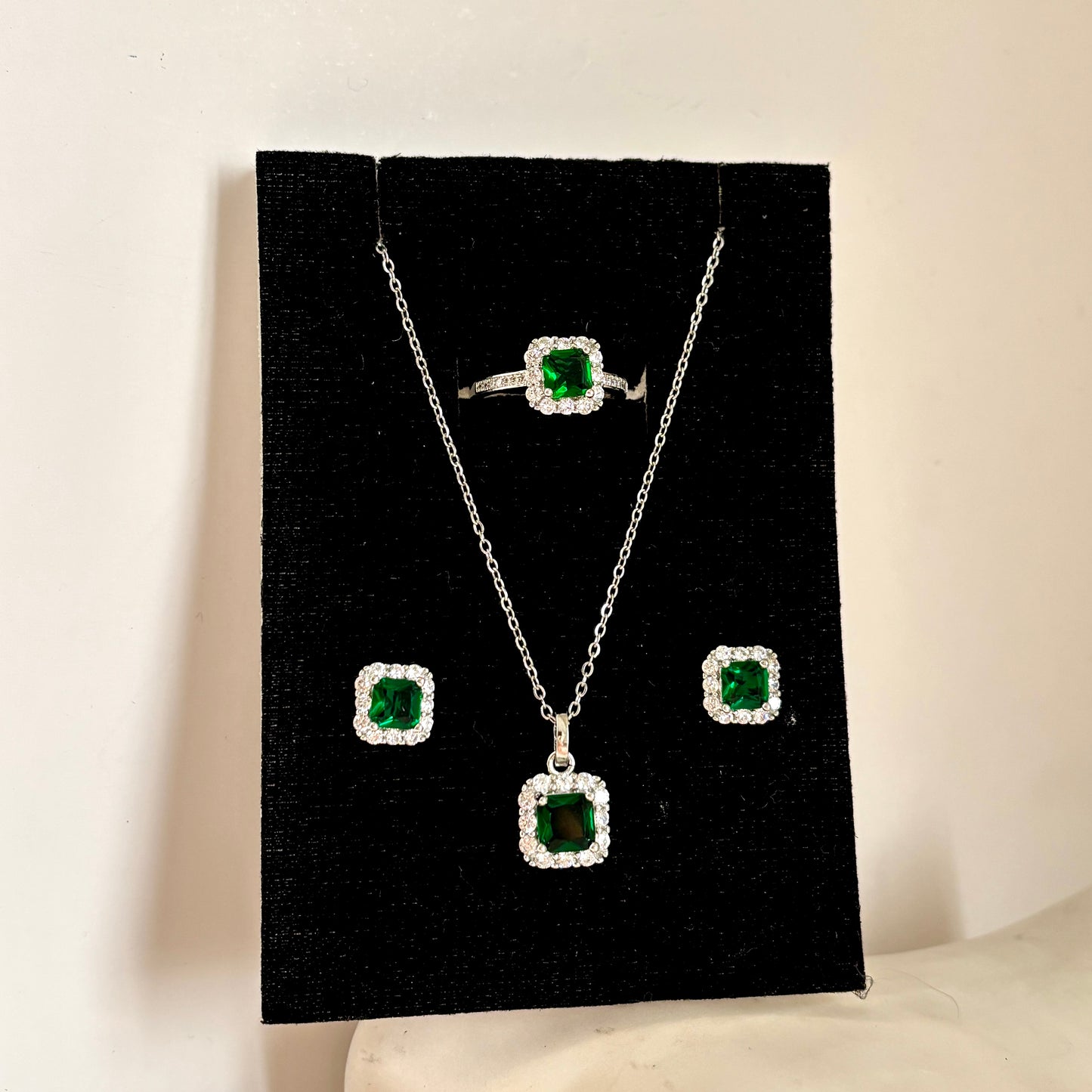 Auric Emerald Set