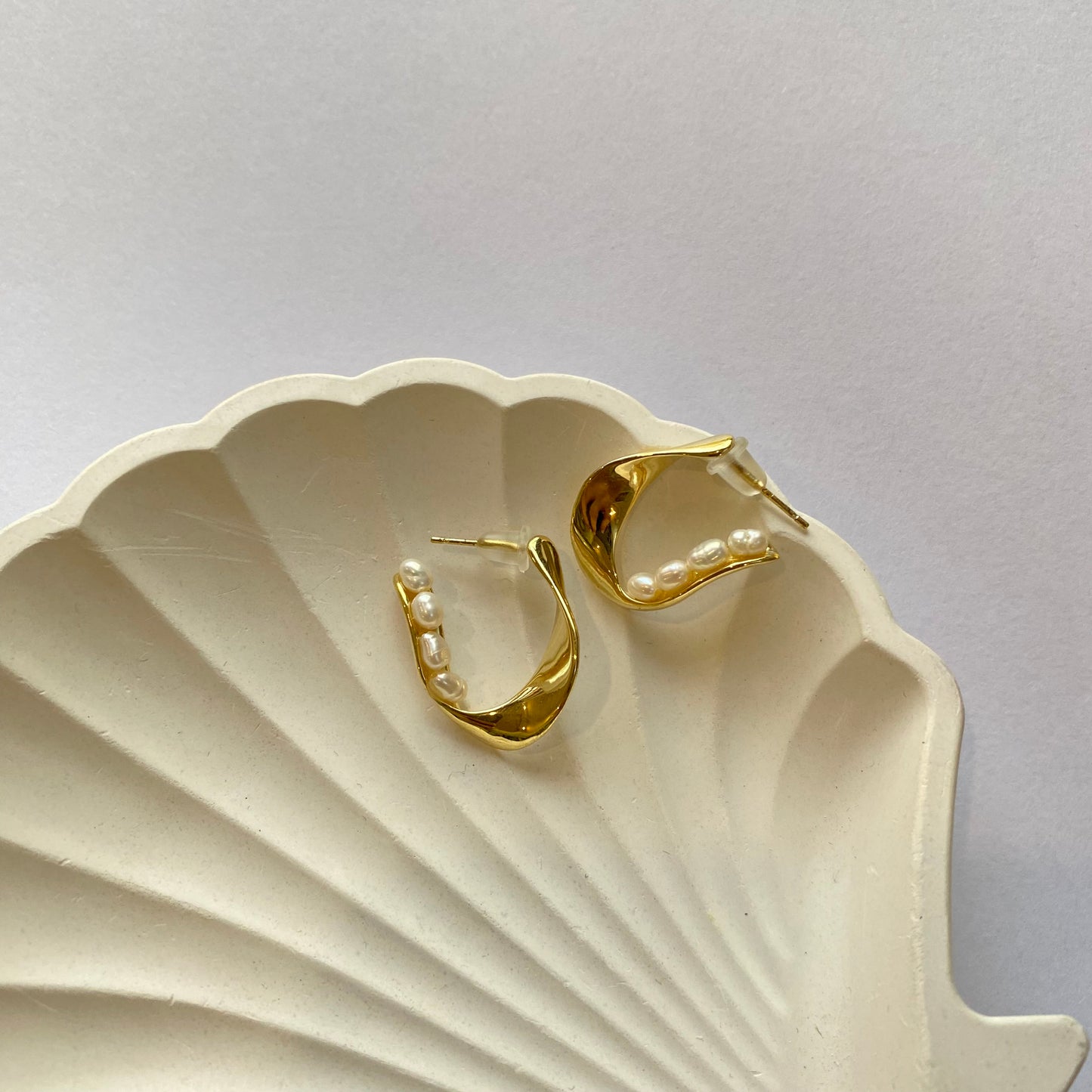 Dainty Hoops
