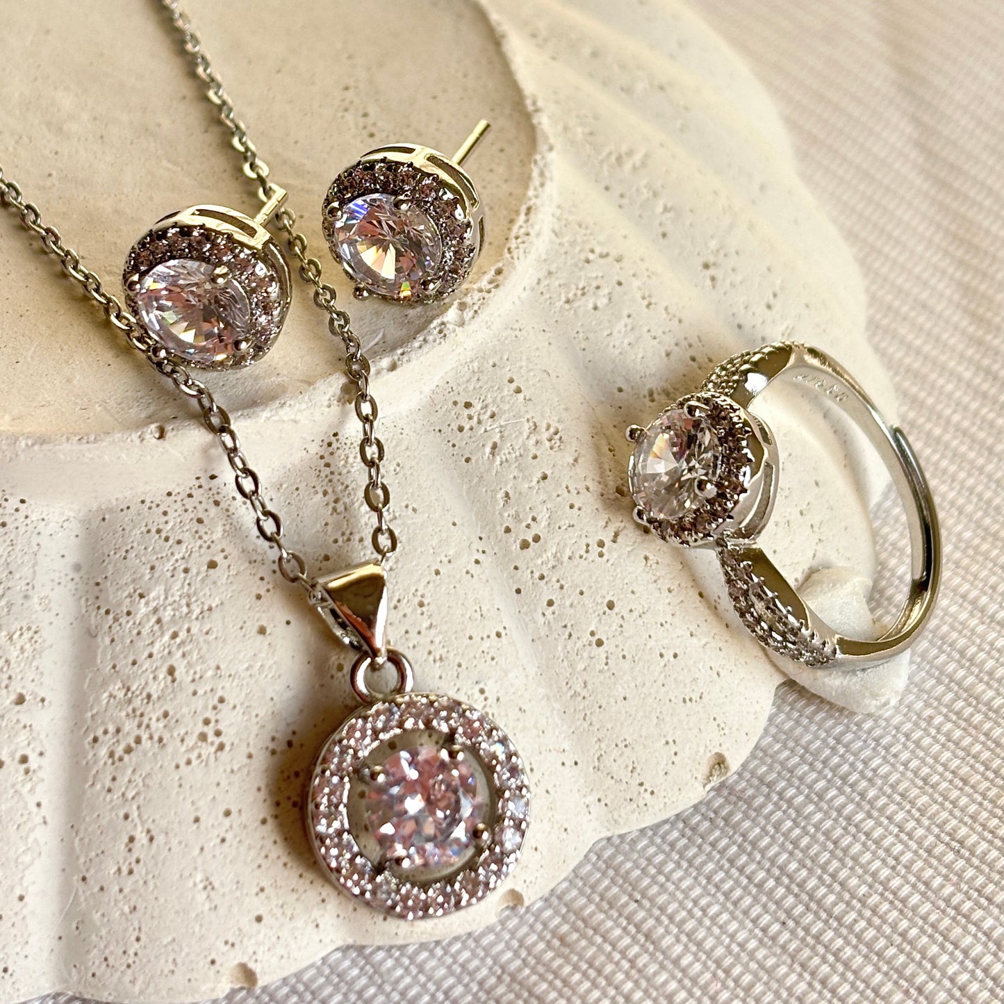 Dazzlia Zircon Set