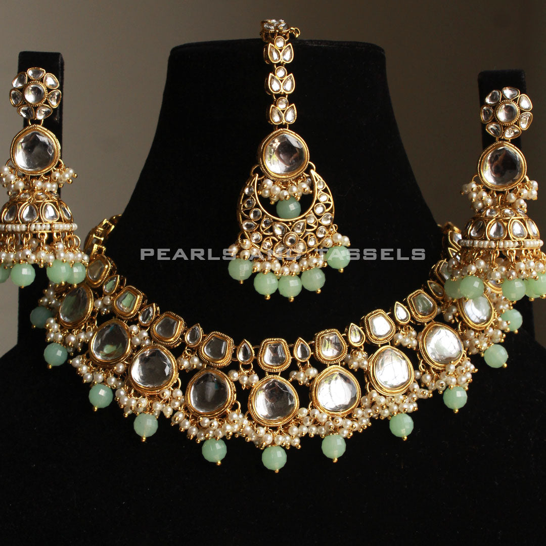 Amira Kundan Set