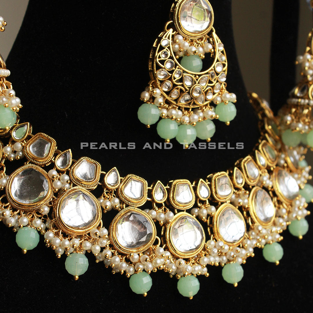 Amira Kundan Set