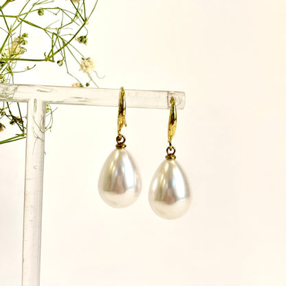 Drop Pearl Earring