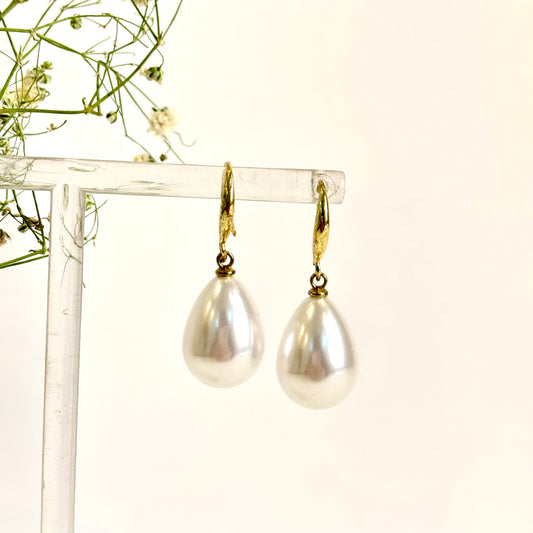 Drop Pearl Earring