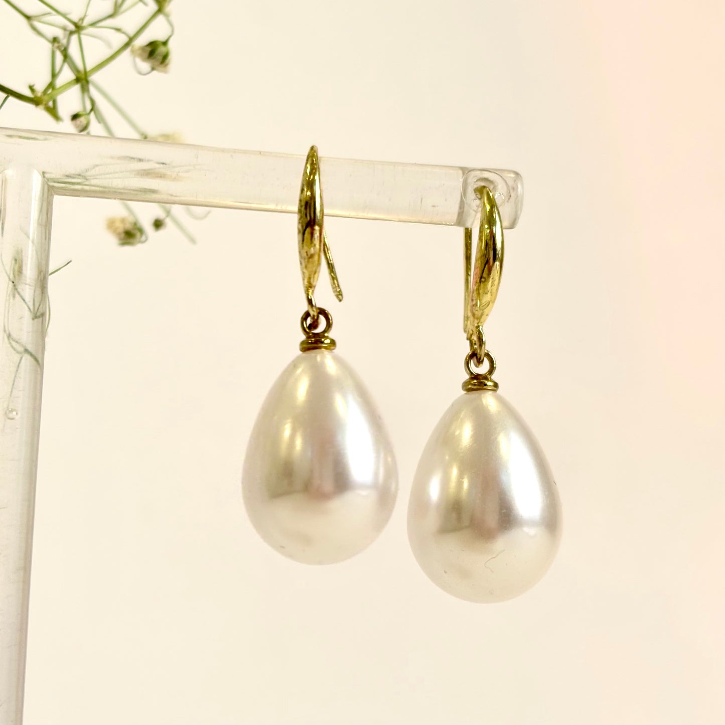 Drop Pearl Earring