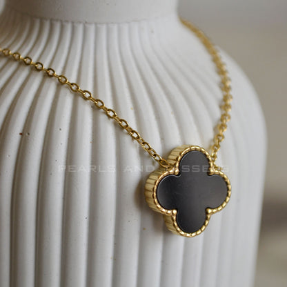 Clover necklace