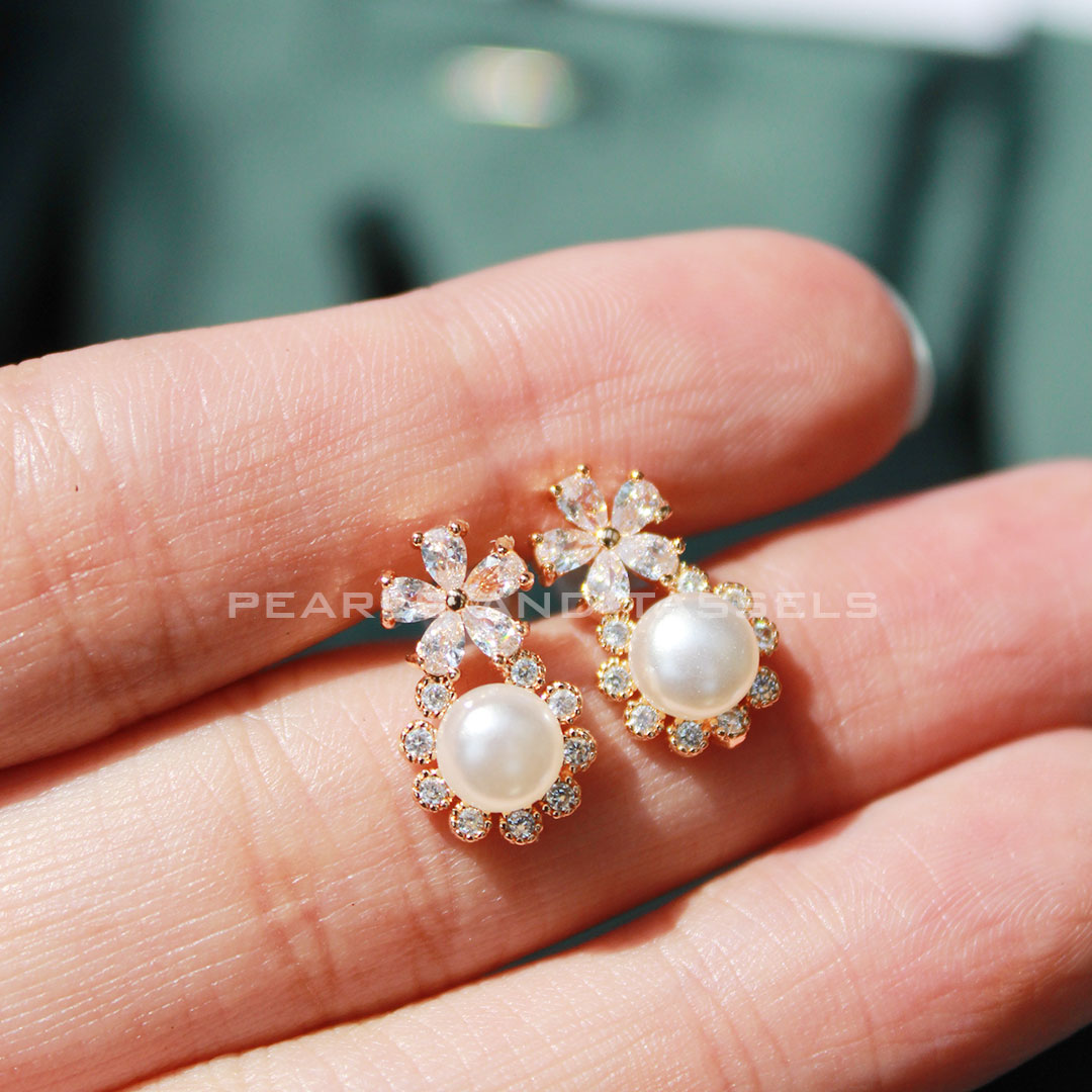 Daisy pearl Earrings