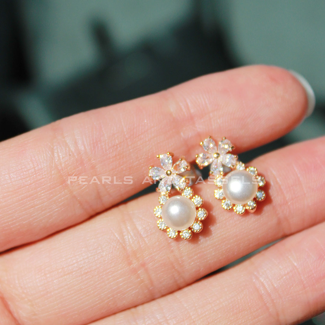 Daisy pearl Earrings