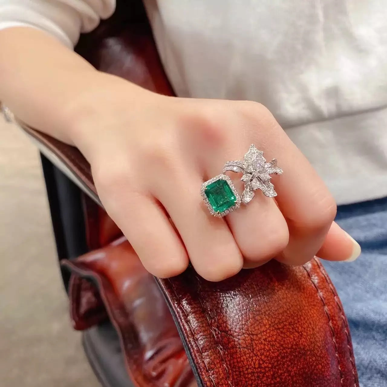 Emerald Leaf Ring (adjustable size)
