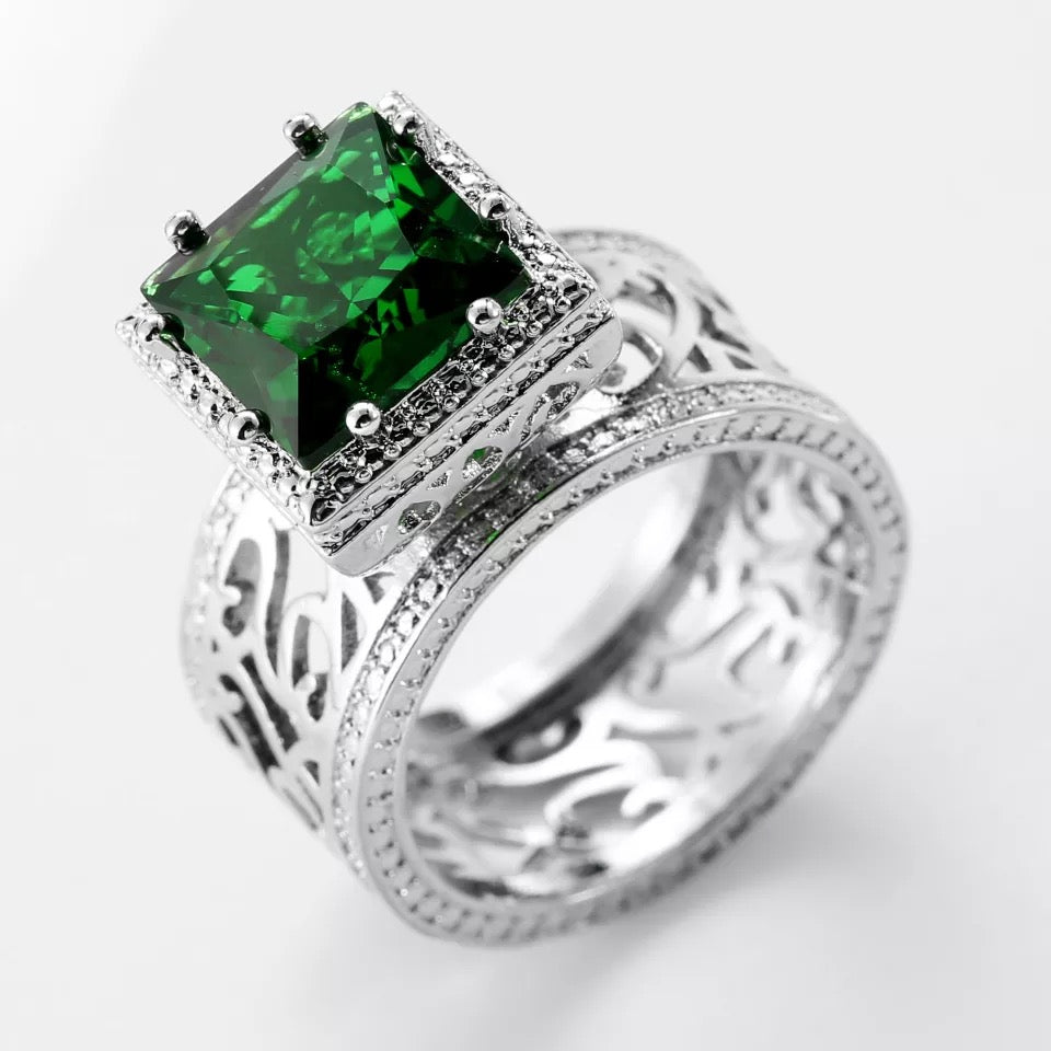 Emerald Engraved Ring